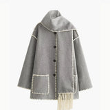 Francisca - Chaqueta con Ribetes en Contraste y Pañuelo a Juego