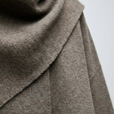 Orquídea - Poncho Elegante para Mujer con Corte Asimétrico y Caída Fluida