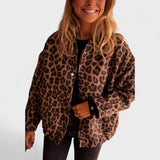 Coral - Abrigo moderno con estampado de leopardo